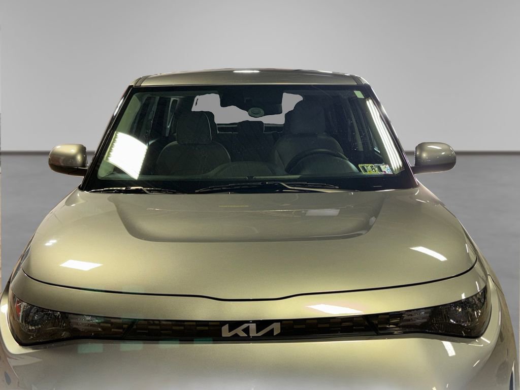 Used 2025 Kia Soul LX w/ LX Technology Package image 12