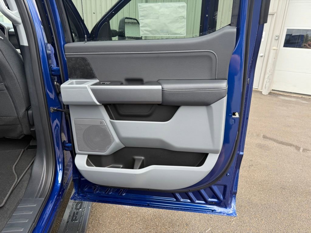New 2026 Ford F250 XLT w/ XLT Premium Package image 21