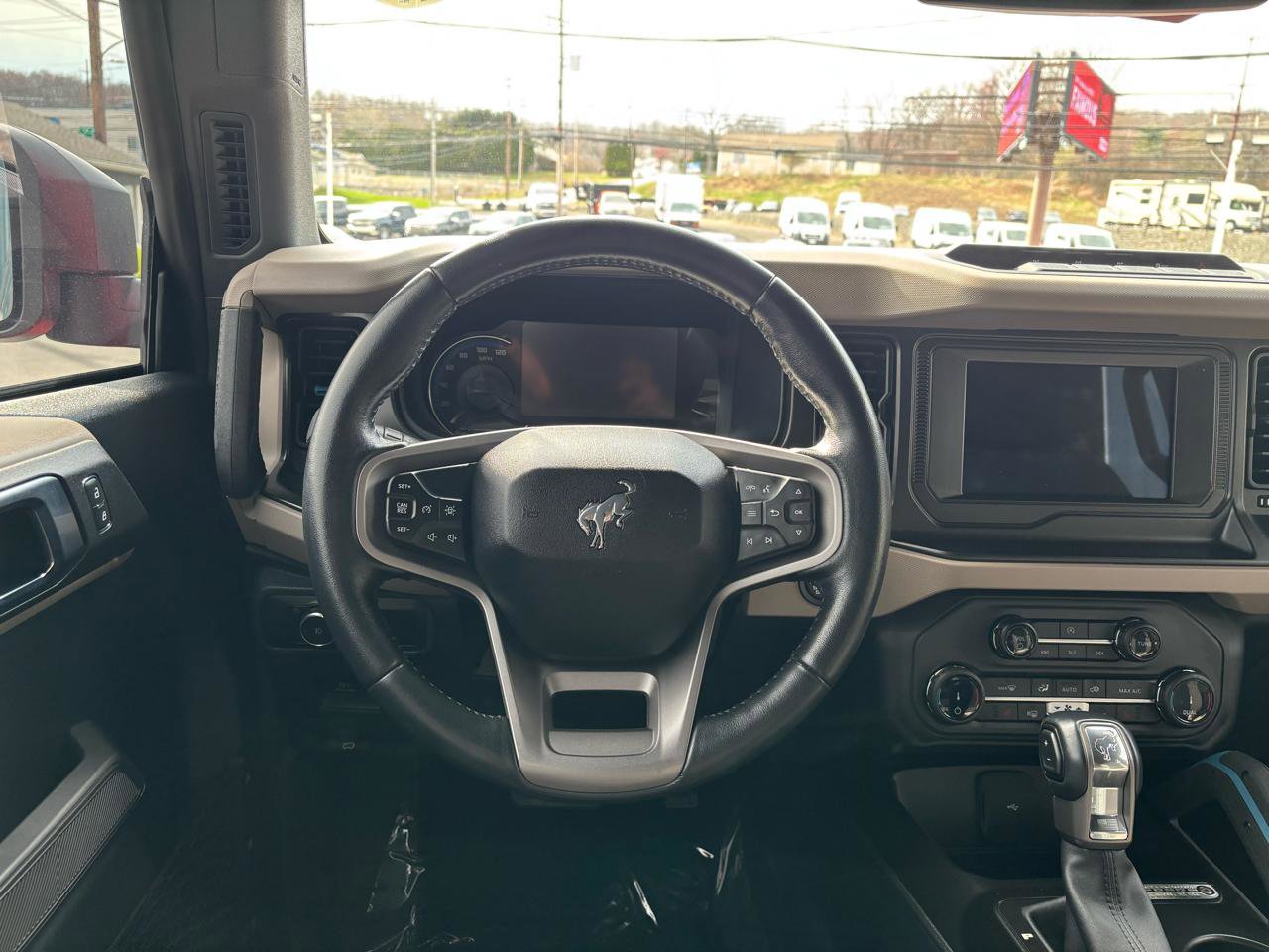 Used 2022 Ford Bronco Wildtrak image 24