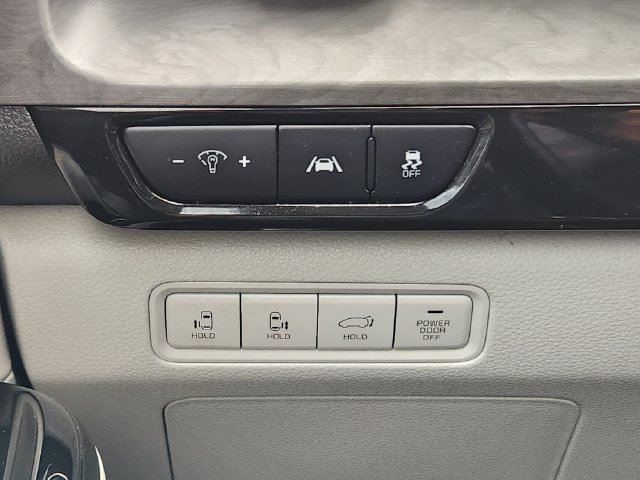Used 2022 Kia Carnival EX FWD image 24