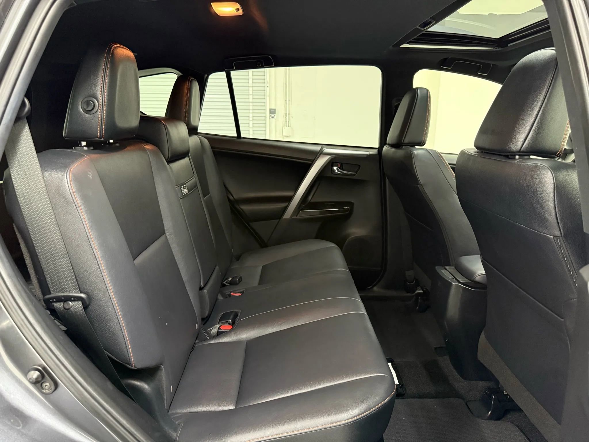 Used 2017 Toyota RAV4 SE w/ Advanced Technology Package image 35