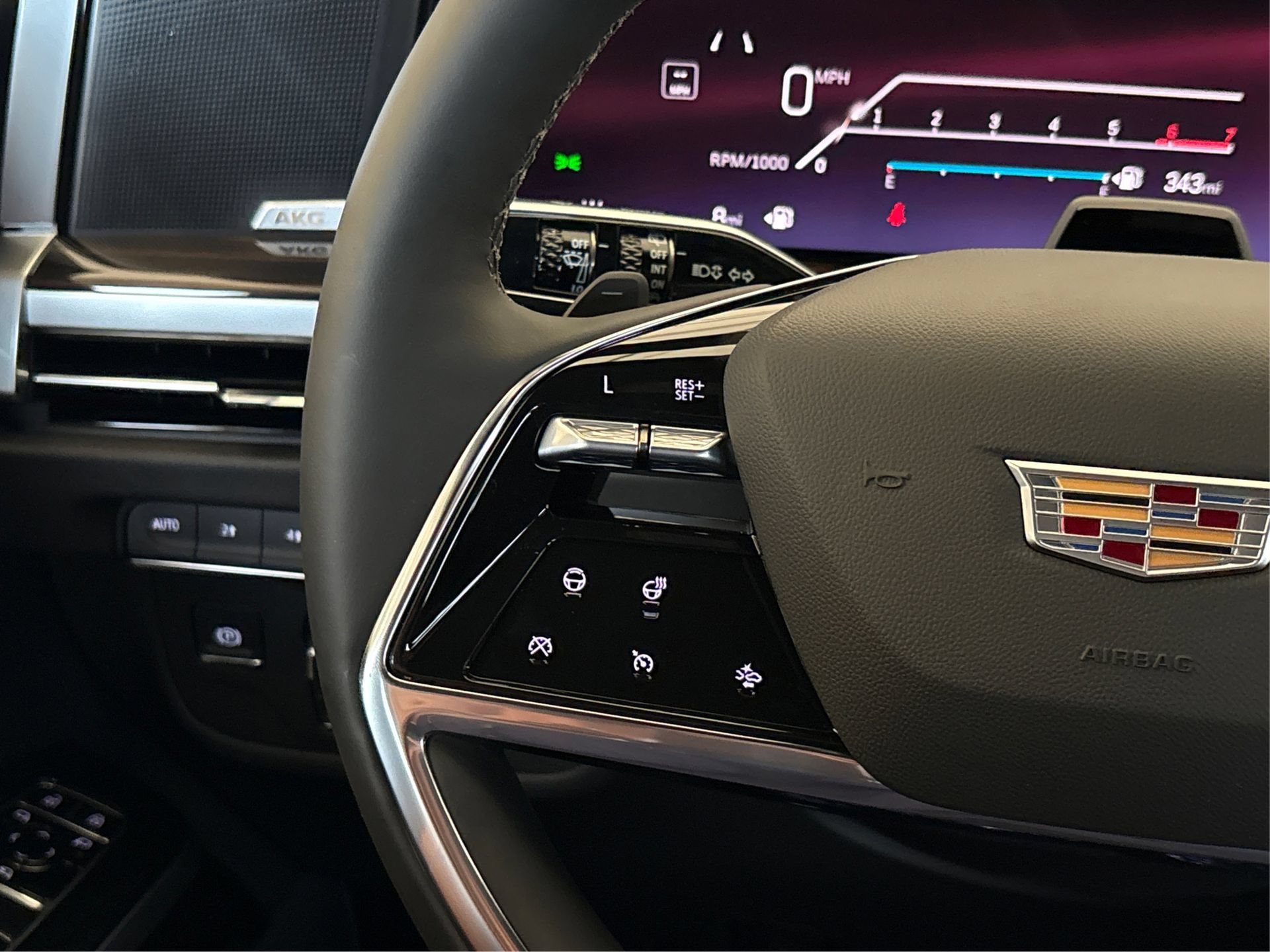 New 2026 Cadillac Escalade ESV Luxury AWD/4WD image 27