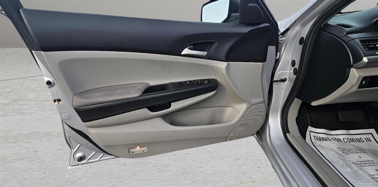 Used 2011 Honda Accord LX image 9