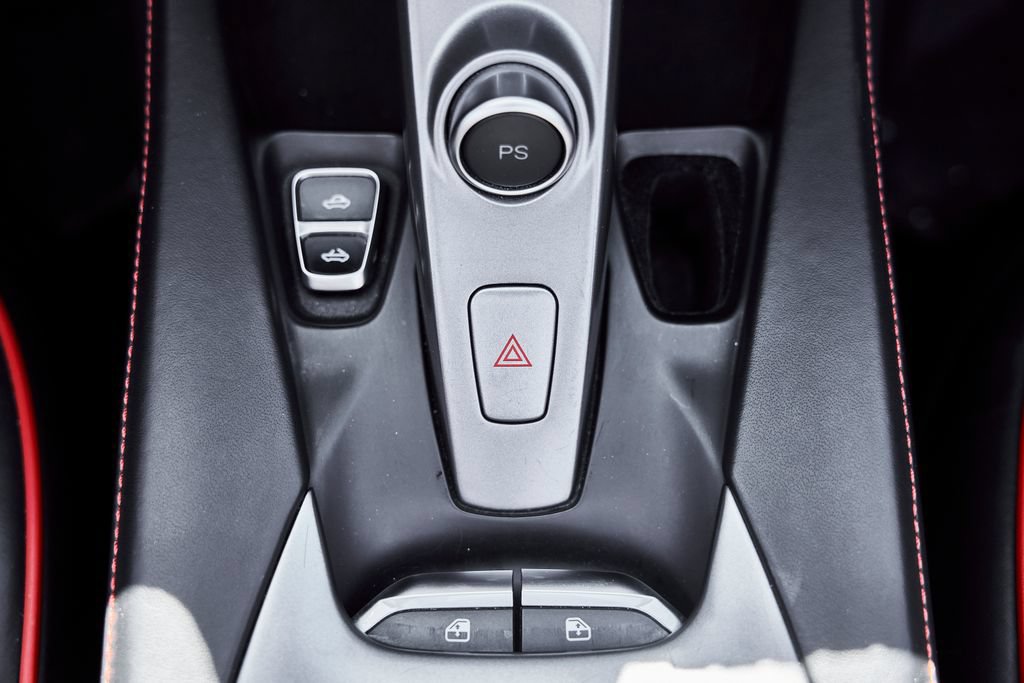Used 2020 Ferrari Portofino RWD image 65