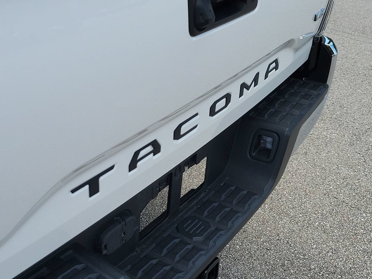 Used 2021 Toyota Tacoma TRD Off-Road RWD image 6