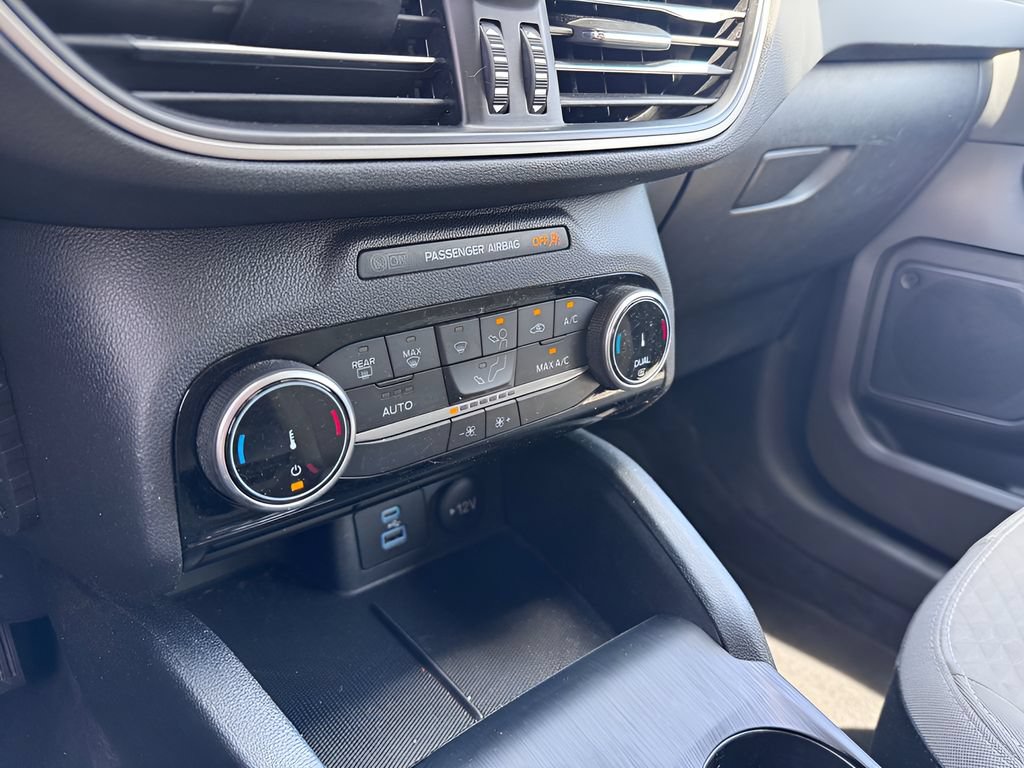 Used 2022 Ford Escape SE FWD image 20