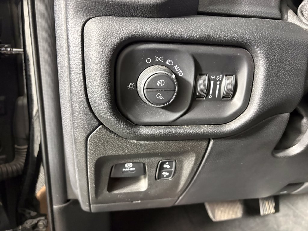 Used 2019 RAM 1500 Big Horn AWD/4WD image 13