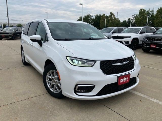 Certified 2023 Chrysler Pacifica Touring-L FWD image 1
