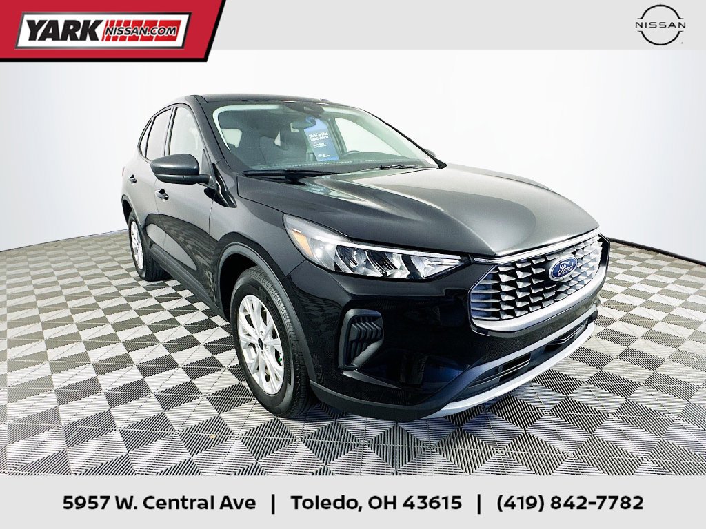 Used 2025 Ford Escape Active w/ Cold Weather Package