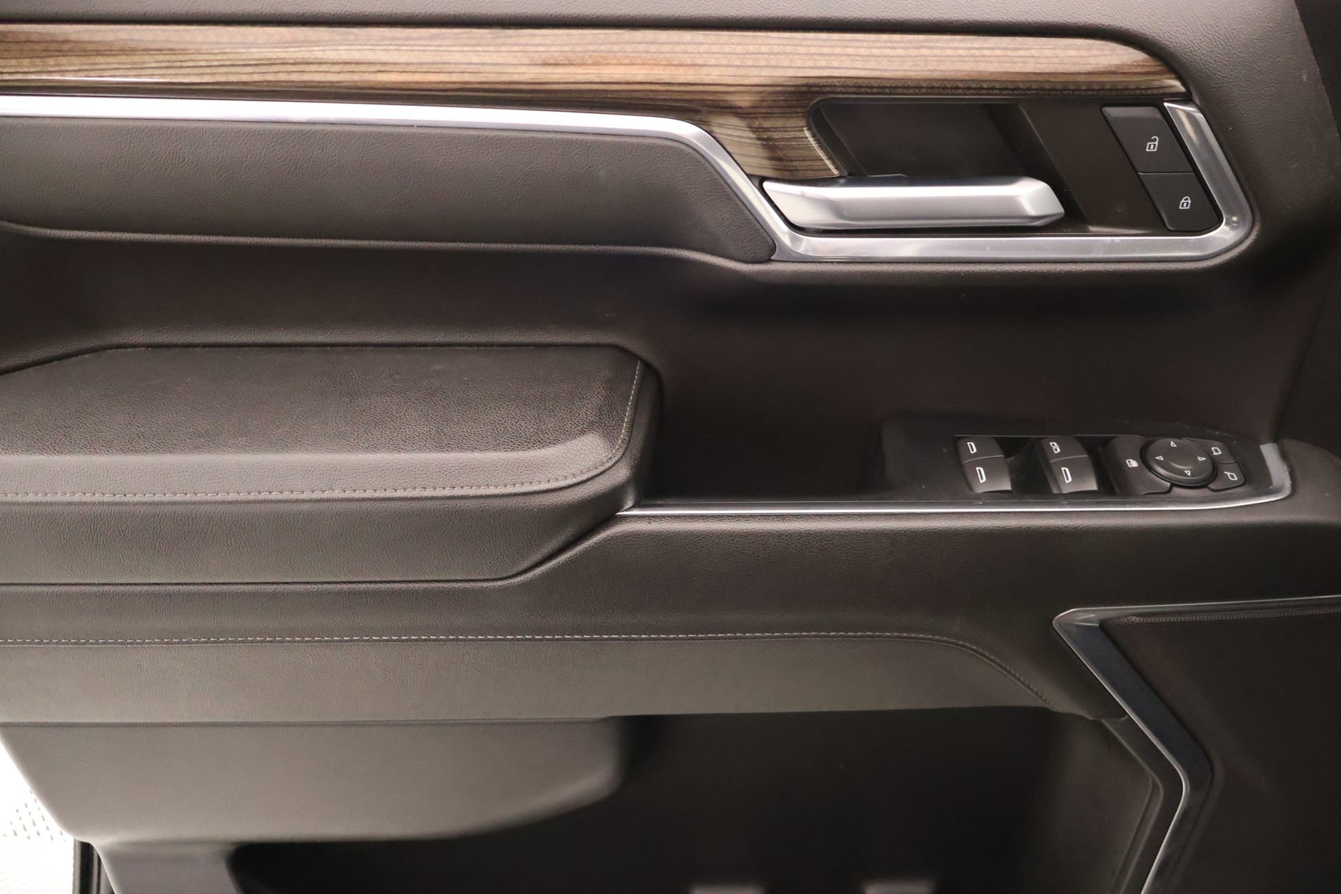 Used 2024 Chevrolet Silverado 1500 LT image 15