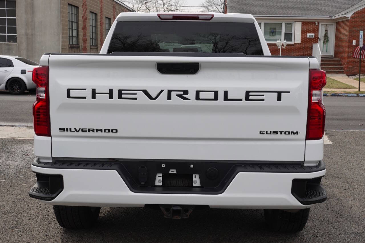 Used 2023 Chevrolet Silverado 1500 Custom w/ LPO, Dark Essentials Package AWD/4WD image 9