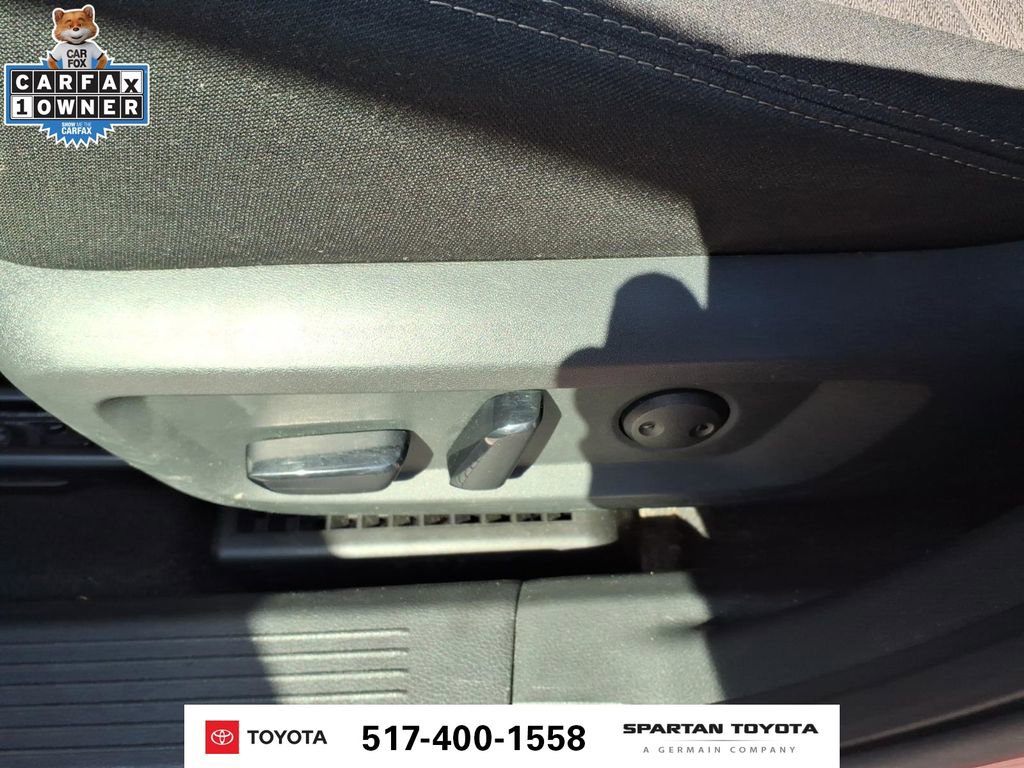 Used 2023 Nissan Rogue SV AWD/4WD image 16
