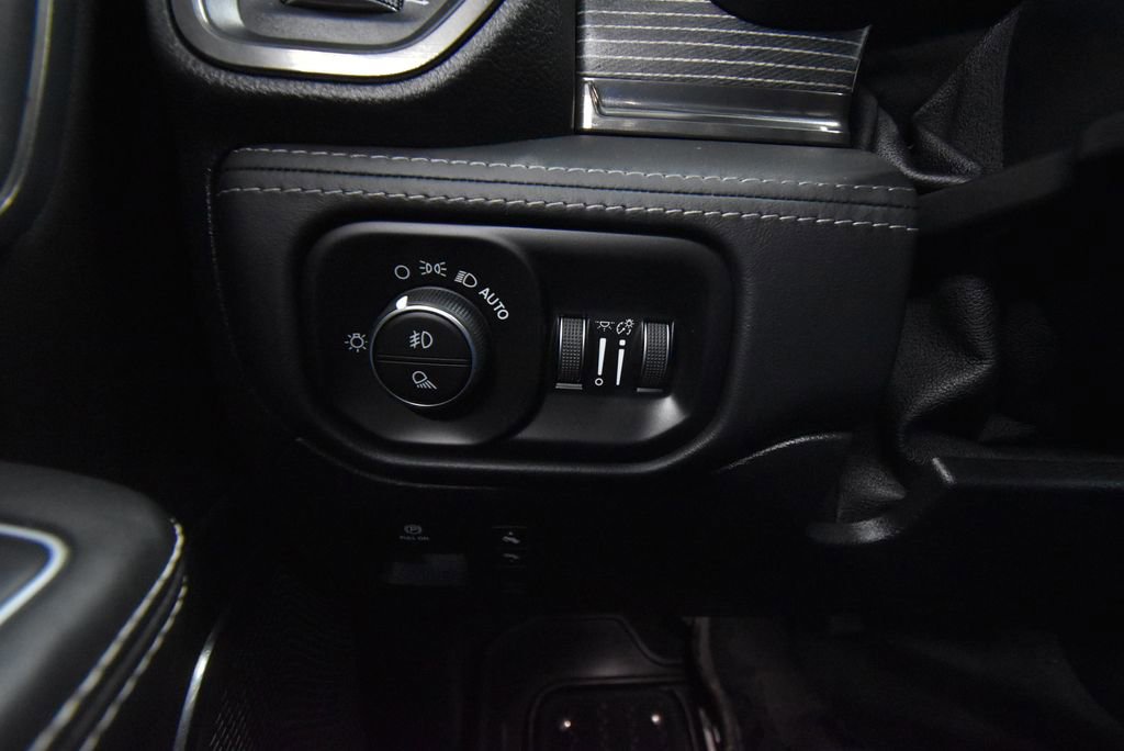 Used 2020 RAM 1500 Limited image 7