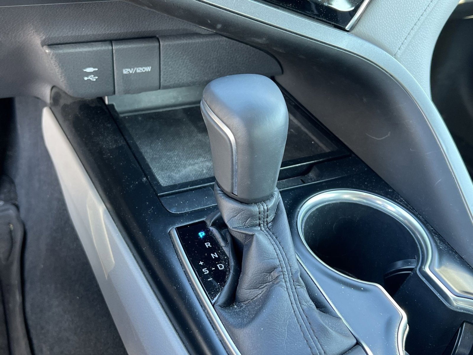 Used 2018 Toyota Camry XLE image 20