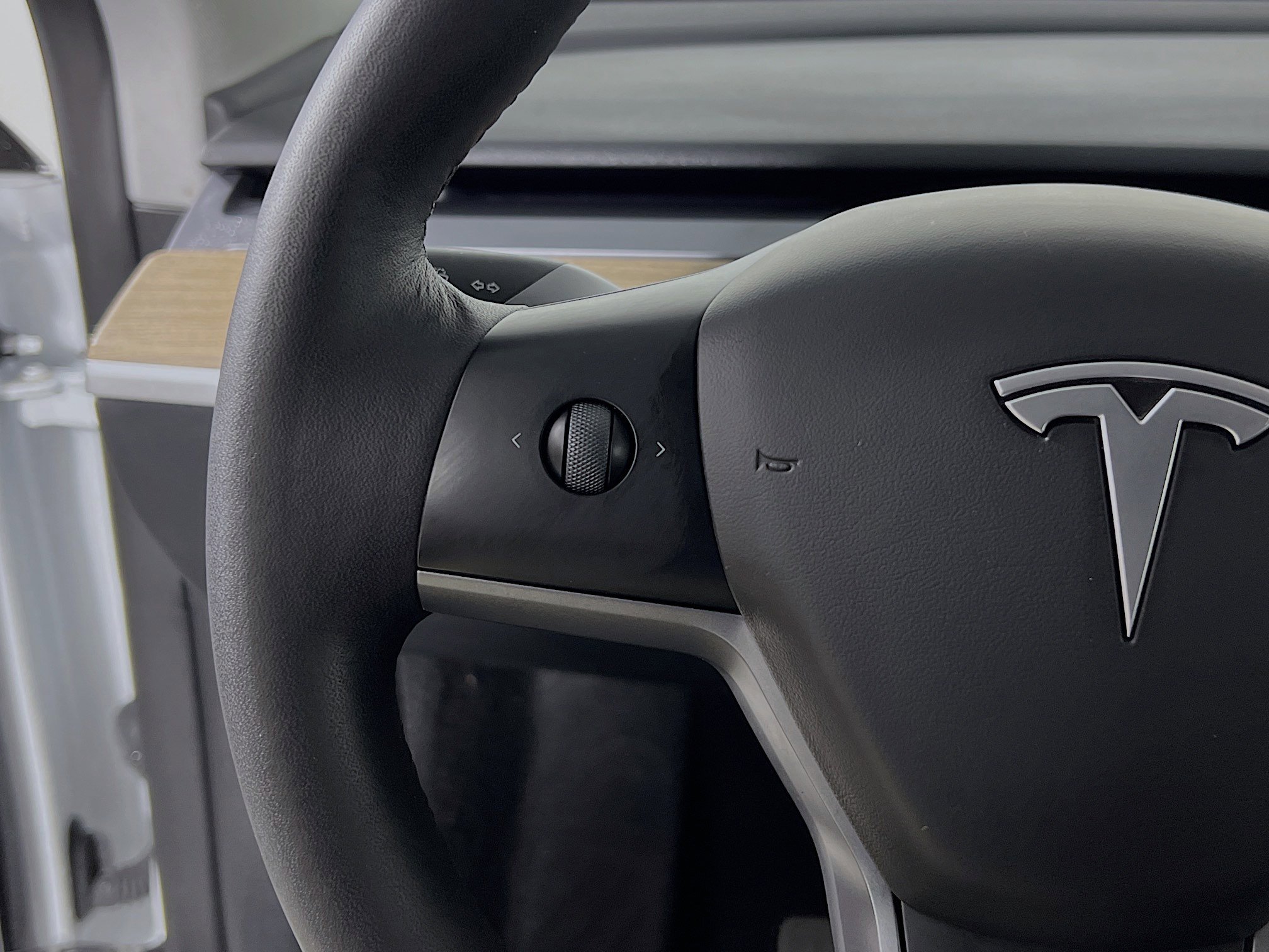 Used 2023 Tesla Model Y Long Range image 19