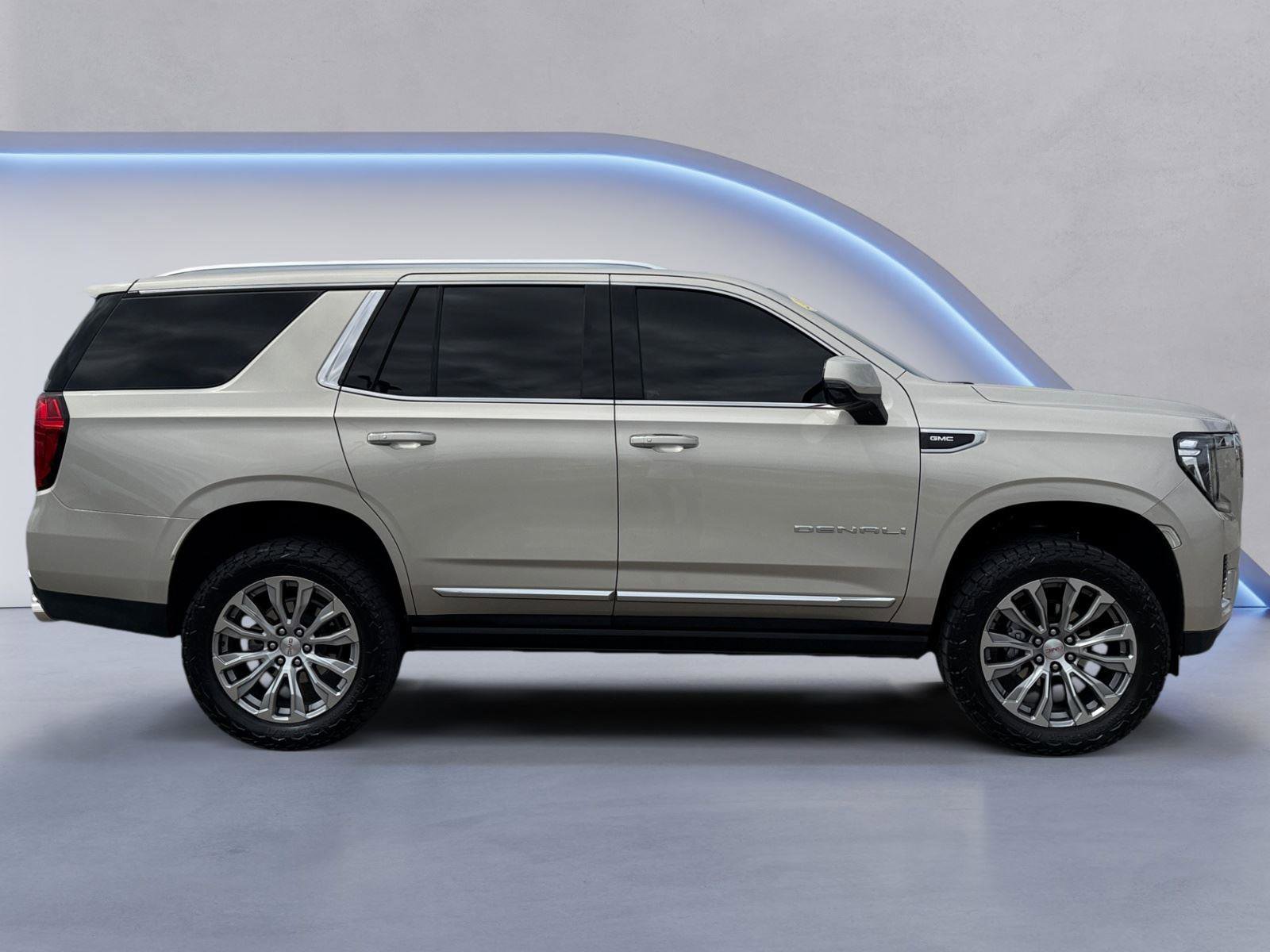 Used 2023 GMC Yukon Denali w/ Max Trailering Package image 2