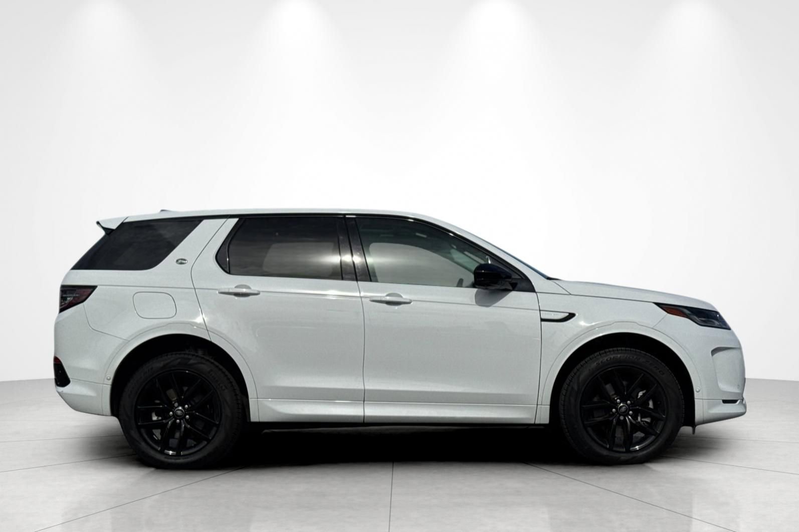 Used 2024 Land Rover Discovery Sport S image 7