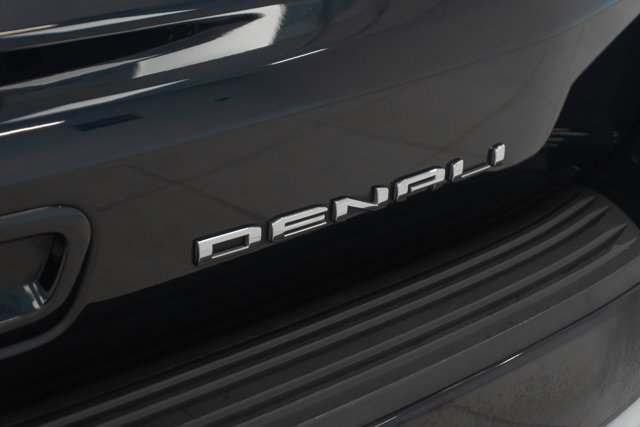 Used 2023 GMC Yukon Denali AWD/4WD image 15