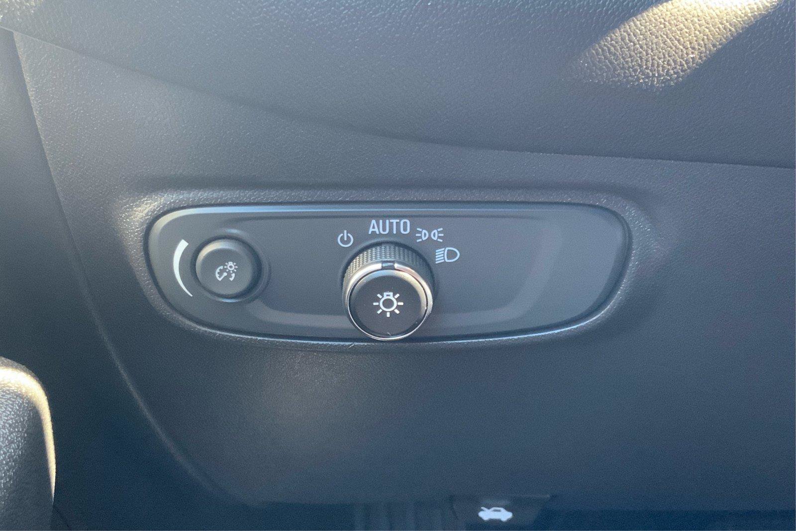 Used 2023 Chevrolet Equinox LT AWD/4WD image 17
