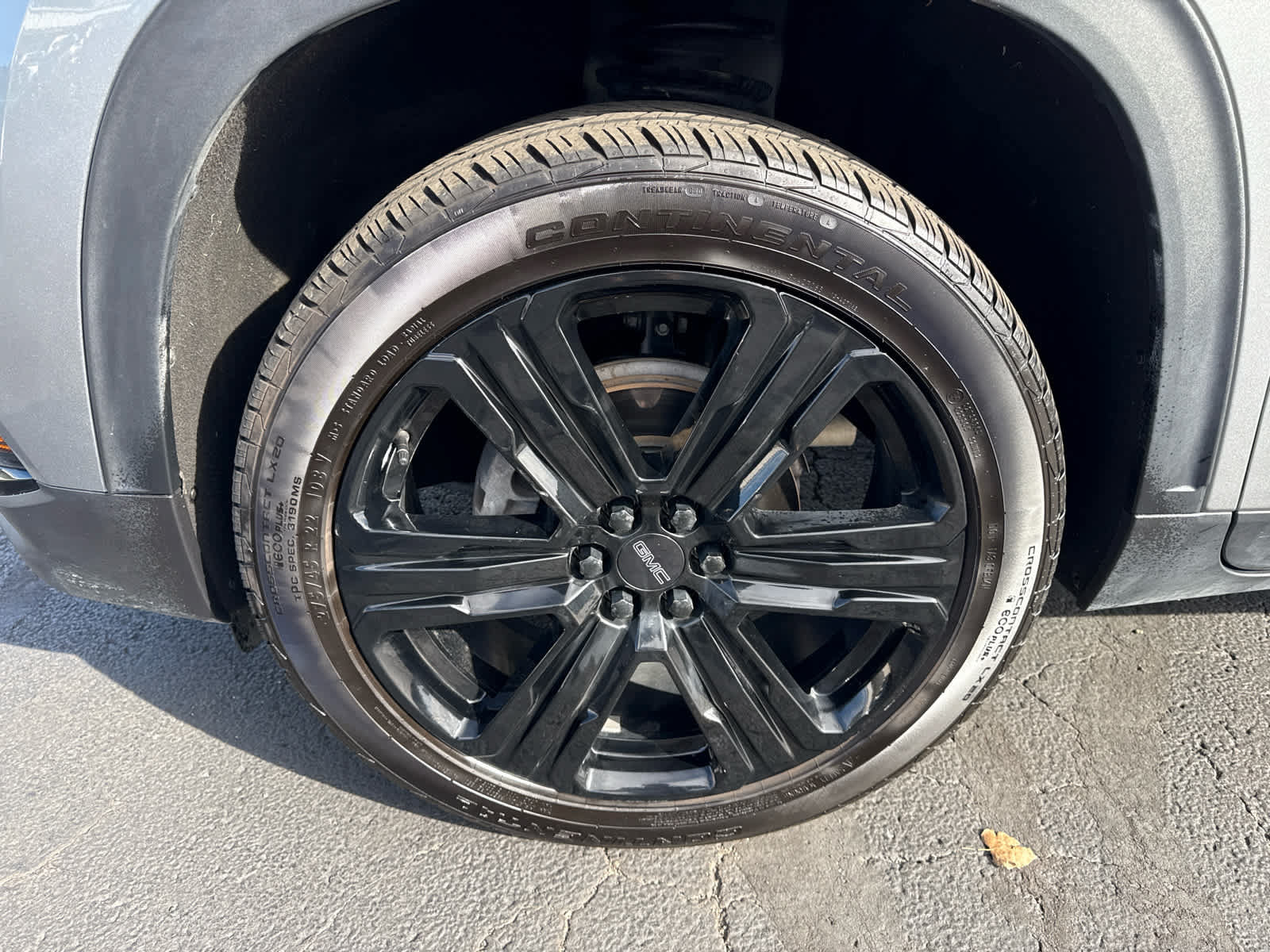 Certified 2025 GMC Acadia Elevation w/ Elevation Premium Package FWD image 9