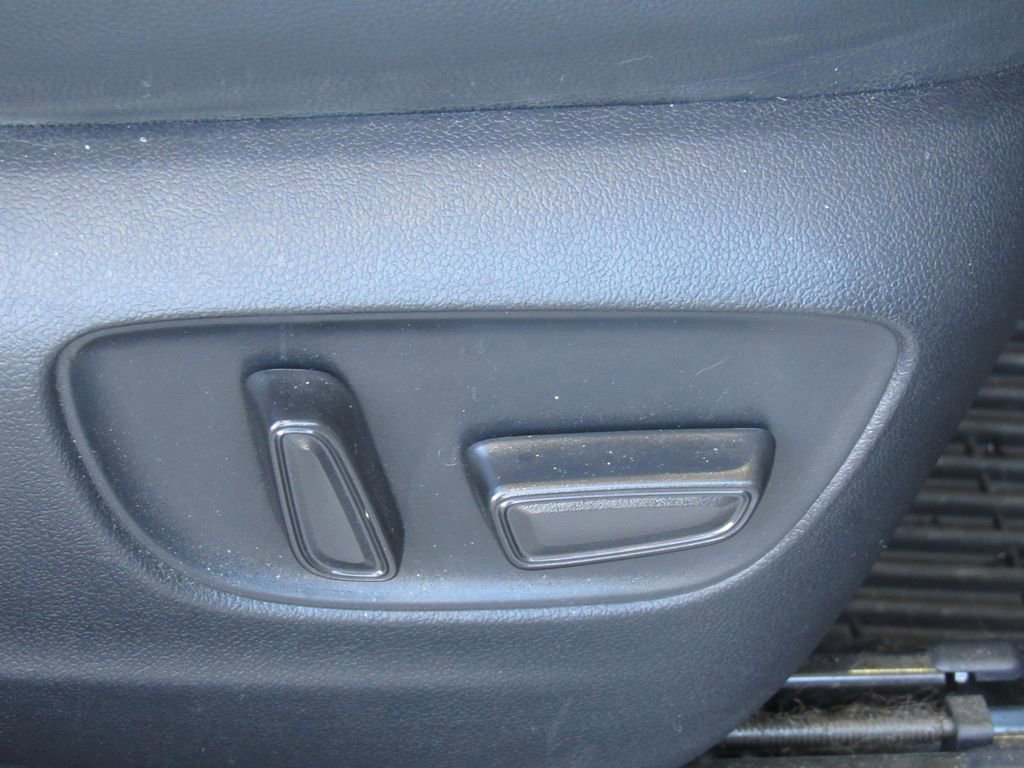 Used 2023 Toyota Highlander Limited image 21