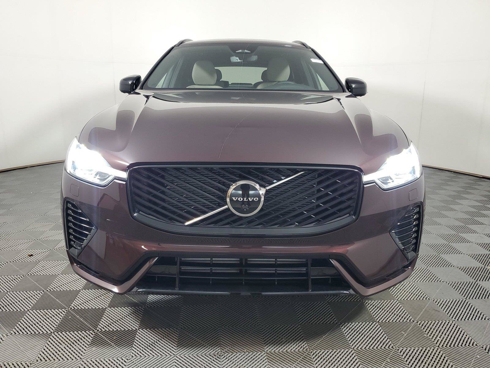 New 2026 Volvo XC60 T8 Plus w/ Protection Package Premier AWD/4WD image 2