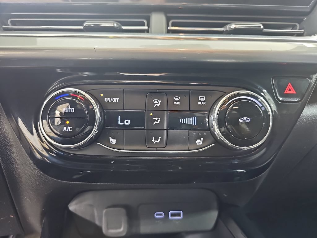 Certified 2025 Chevrolet Trax LT w/ Driver Confidence Package FWD image 27