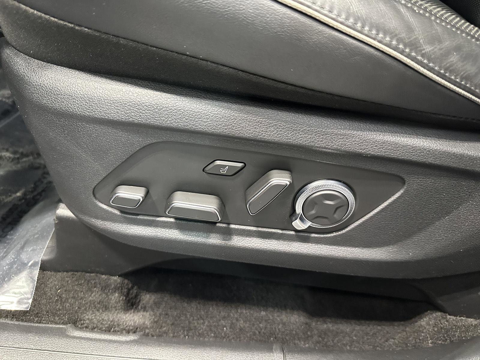 Used 2023 Hyundai Palisade Calligraphy image 13