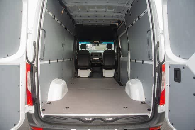 Used 2025 Mercedes-Benz Sprinter 2500 image 34