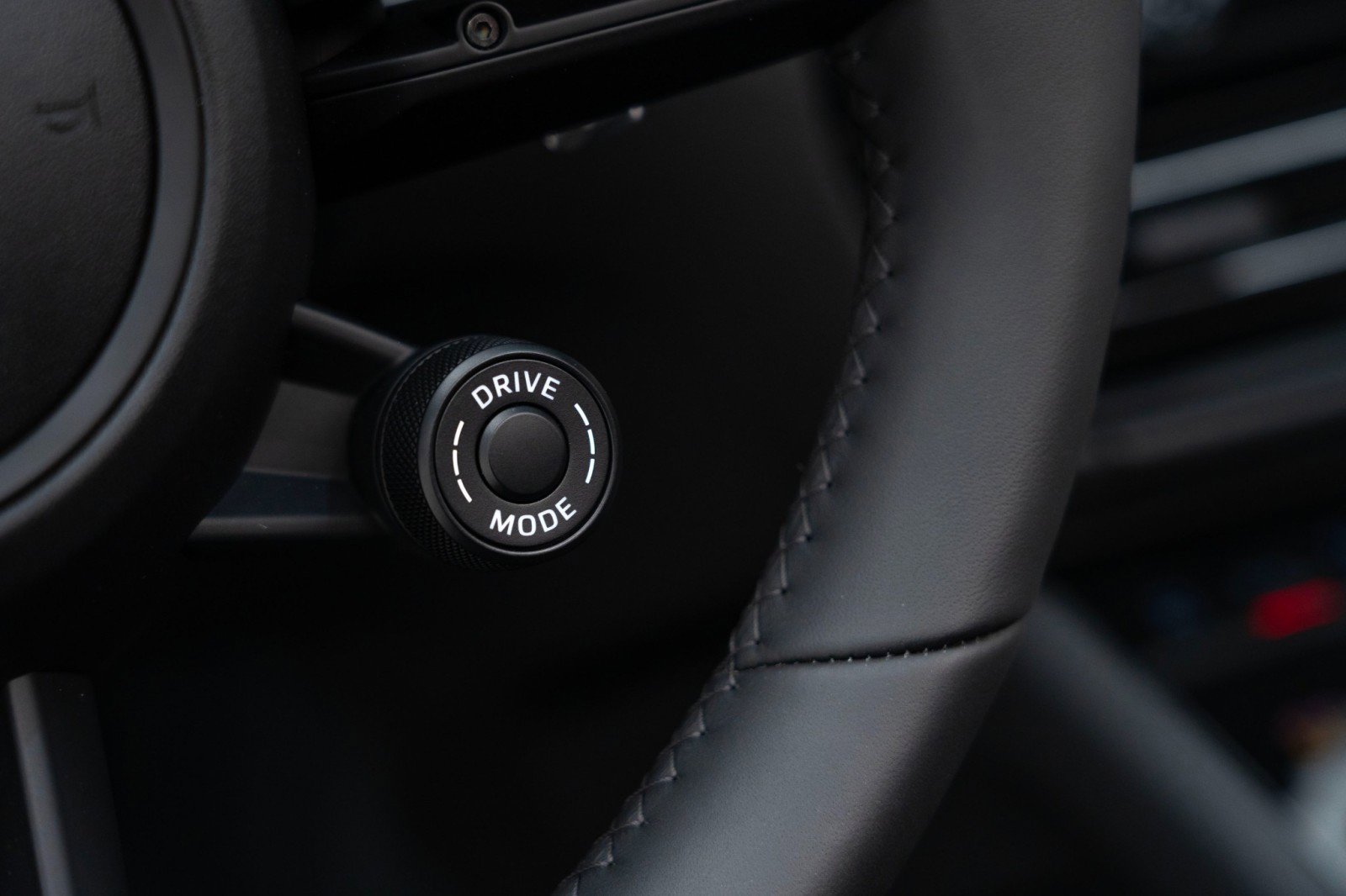 New 2025 Porsche Macan image 27