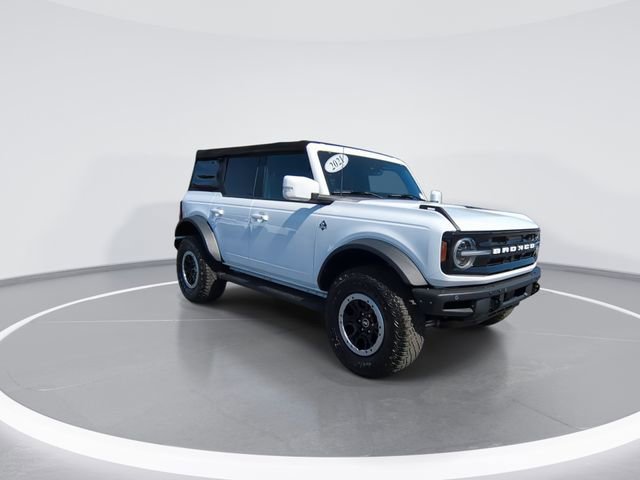 Used 2021 Ford Bronco Outer Banks w/ Sasquatch Package AWD/4WD image 2