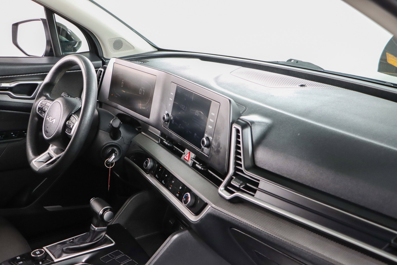 Used 2023 Kia Sportage LX FWD image 25