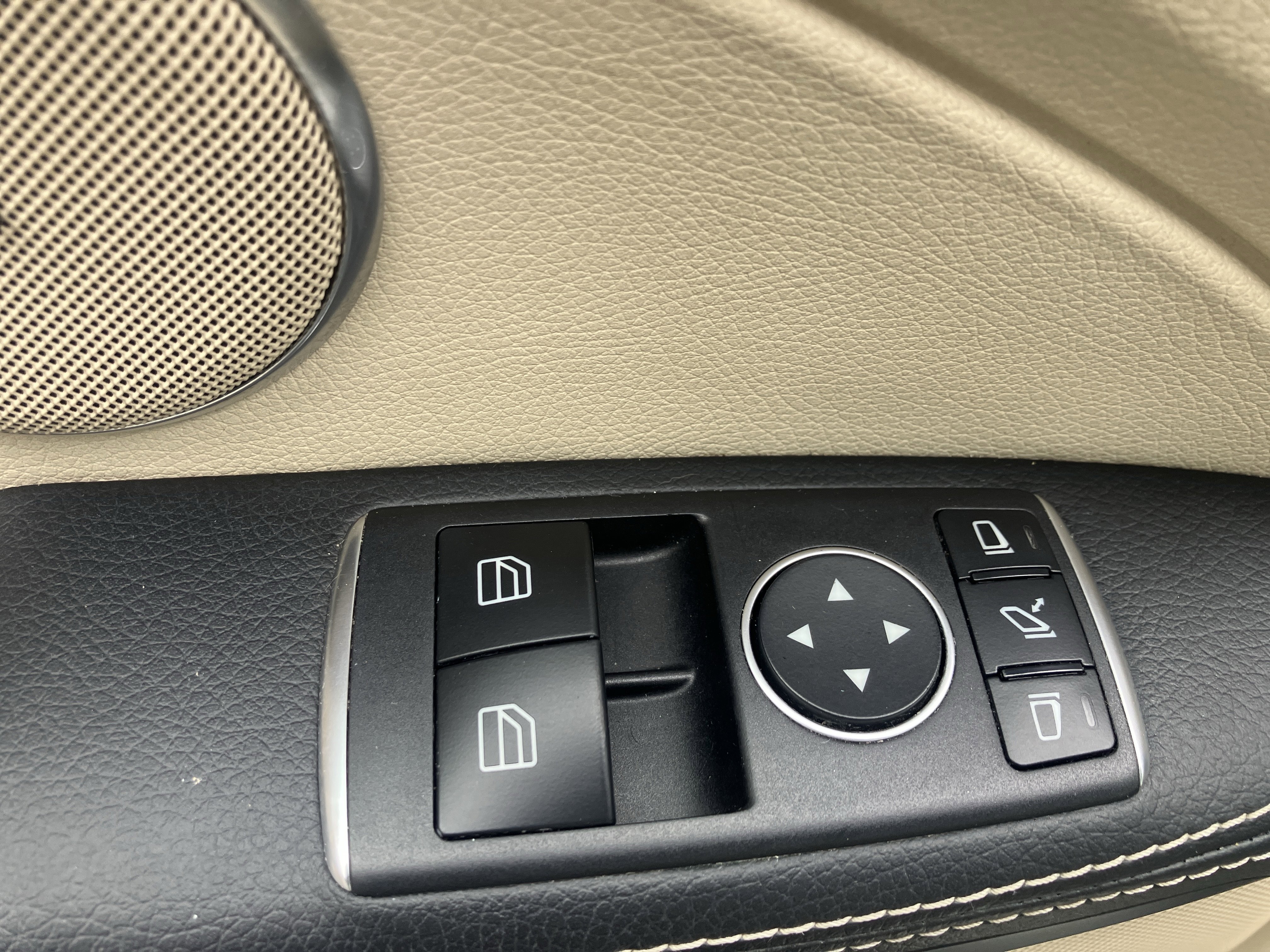 Used 2019 Mercedes-Benz SLC 300 image 14