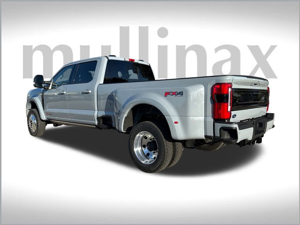 New 2026 Ford F450 Platinum w/ FX4 Off-Road Package image 3