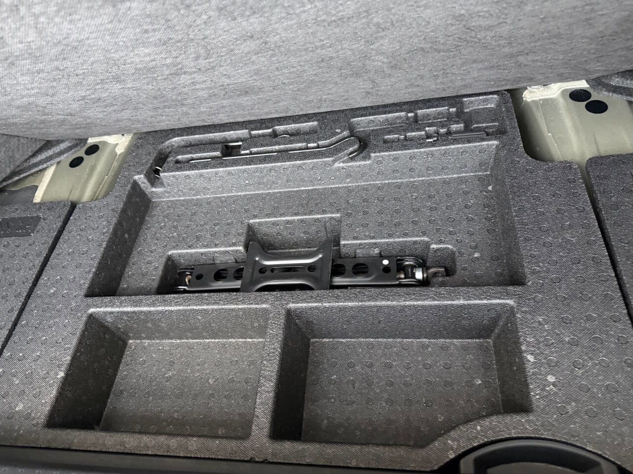 Used 2023 Subaru Legacy Limited image 9