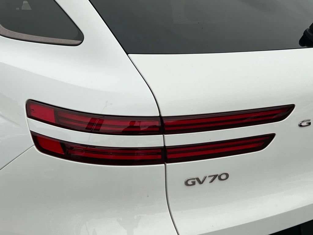 Used 2024 Genesis GV70 3.5T Sport w/ Sport Advanced Package AWD/4WD image 10