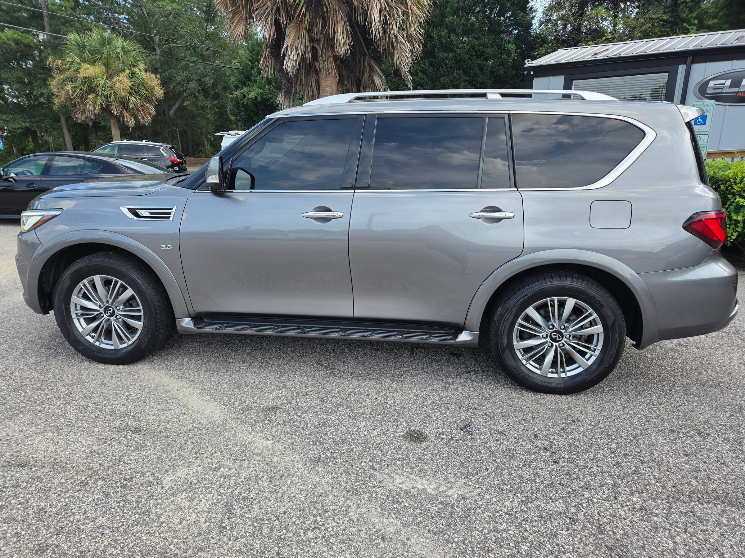 Used 2020 INFINITI QX80 Luxe w/ Proassist Package AWD/4WD image 8