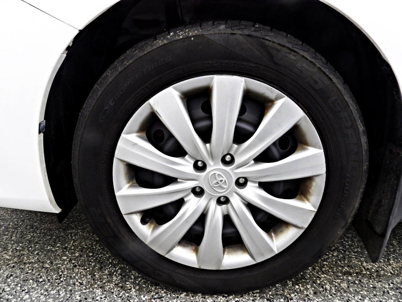 Used 2013 Toyota Corolla LE Special Edition FWD image 17