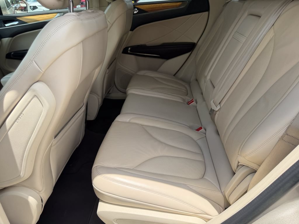Used 2015 Lincoln MKC FWD w/ Equipment Group 101A Select image 18