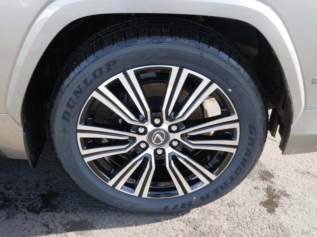 New 2026 Lexus LX 700h Luxury image 8