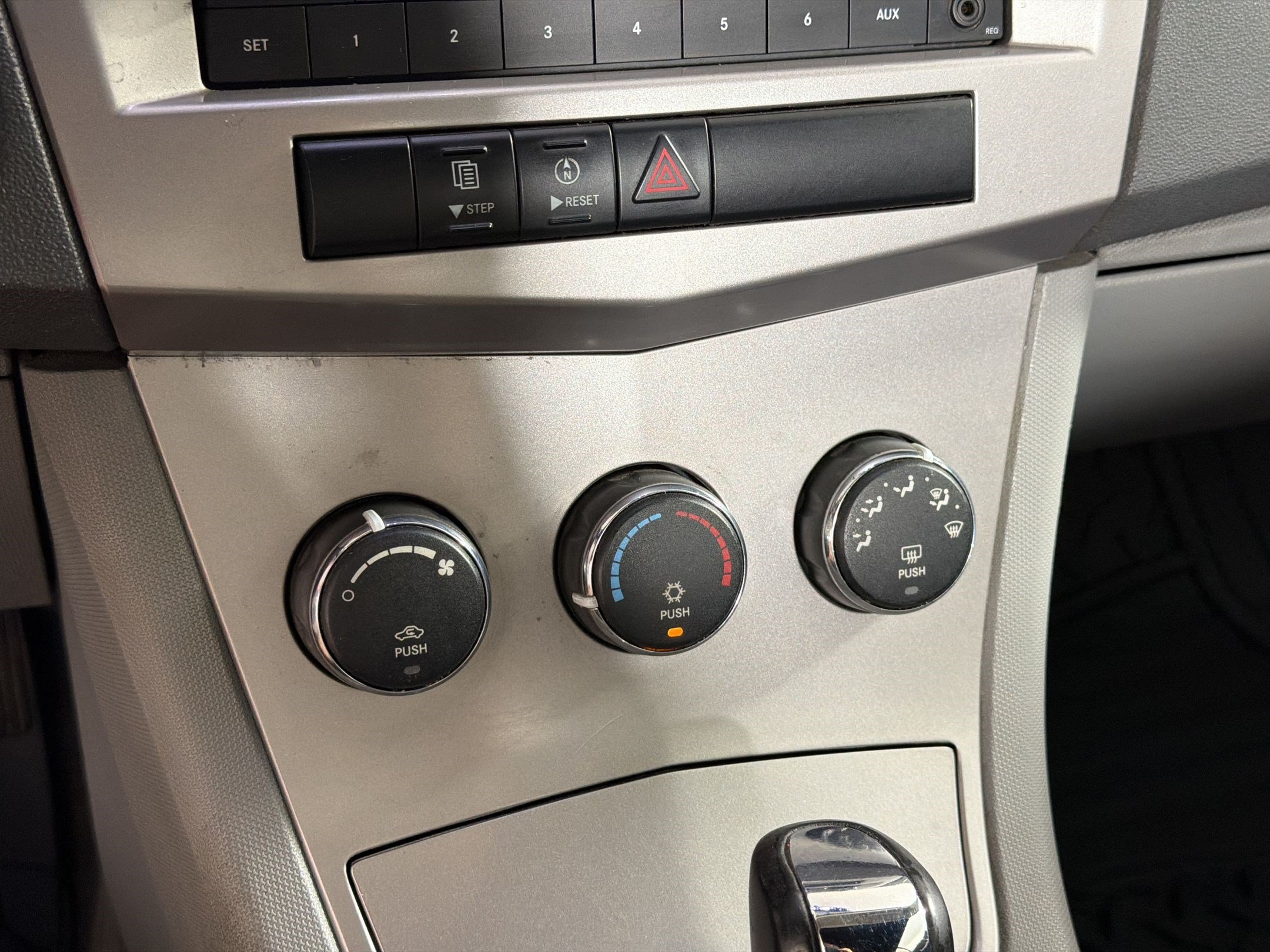 Used 2008 Chrysler Sebring Limited FWD image 18