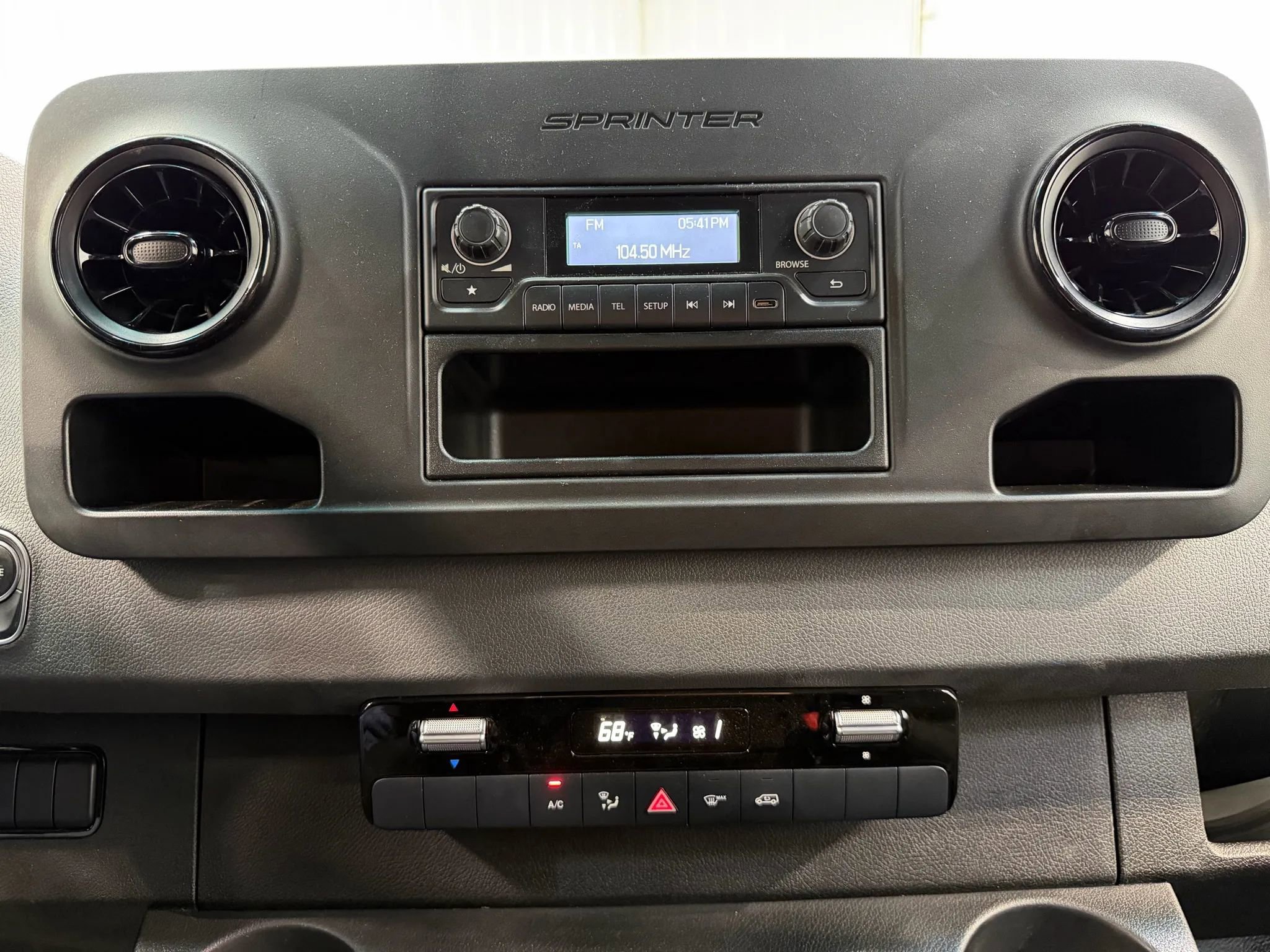 Used 2021 Freightliner Sprinter 2500 image 20