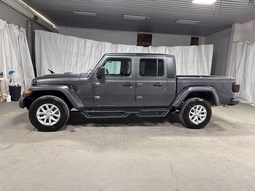 Used 2023 Jeep Gladiator Sport AWD/4WD image 4