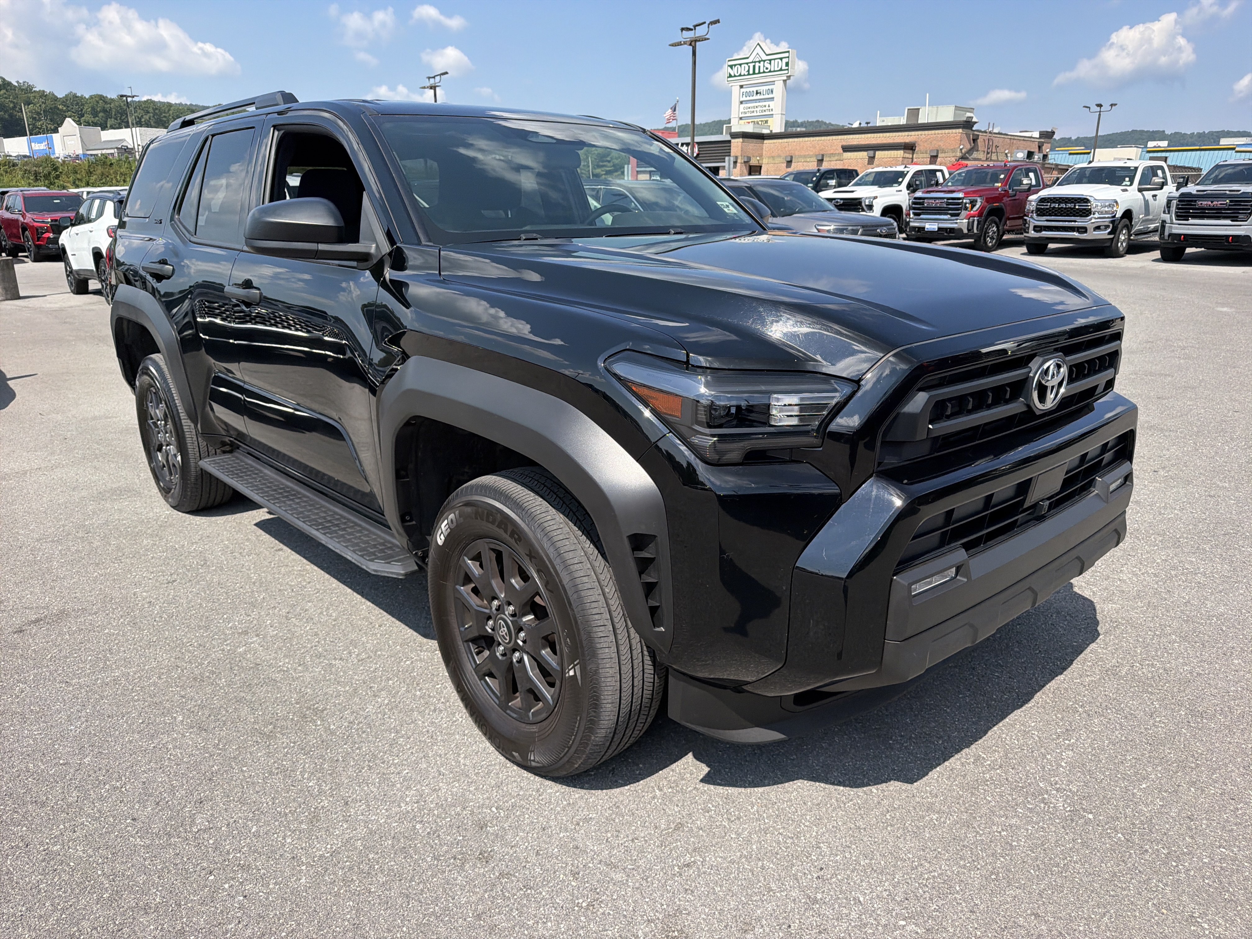 Used 2025 Toyota 4Runner SR5 AWD/4WD image 3