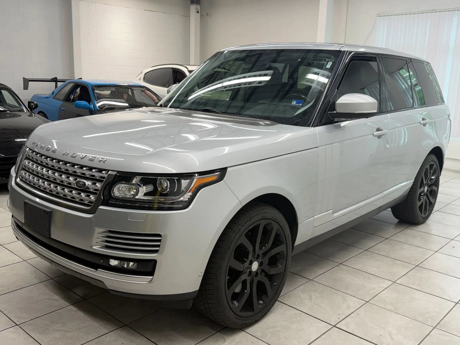 Used 2015 Land Rover Range Rover Supercharged AWD/4WD image 3