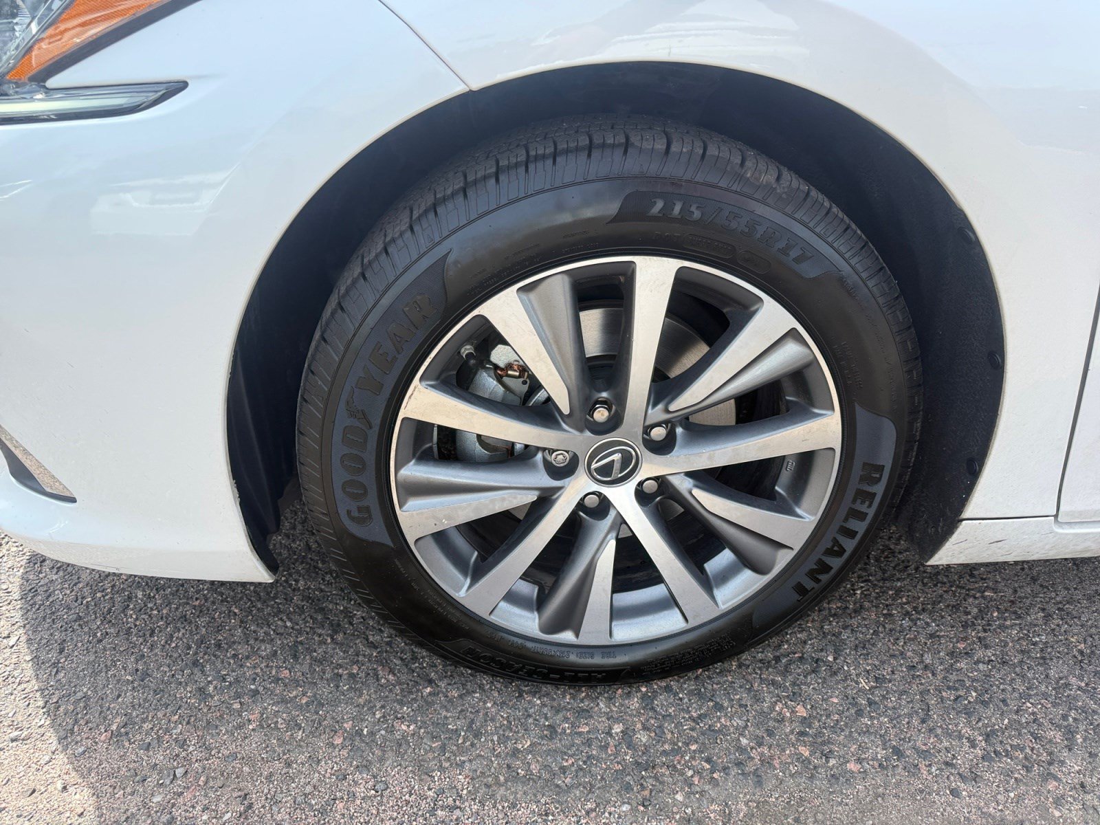 Used 2020 Lexus ES 300h w/ Premium Package FWD image 24