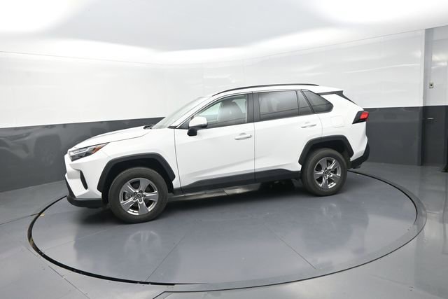 Used 2025 Toyota RAV4 XLE AWD/4WD image 37