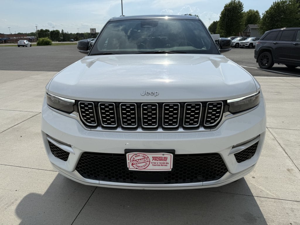Used 2024 Jeep Grand Cherokee Summit w/ Luxury Tech Group V AWD/4WD image 3