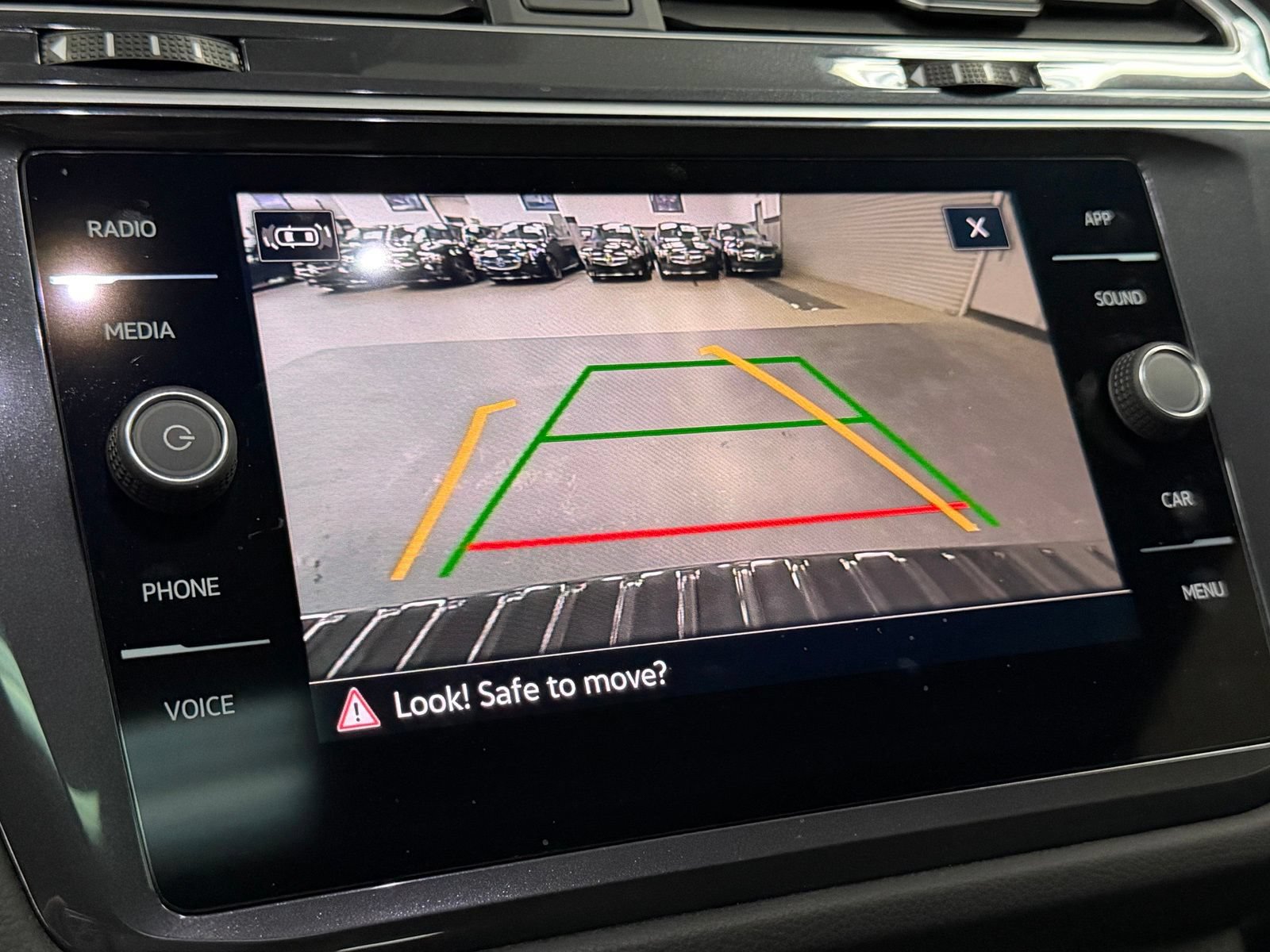 Used 2024 Volkswagen Tiguan SE R-Line FWD image 36