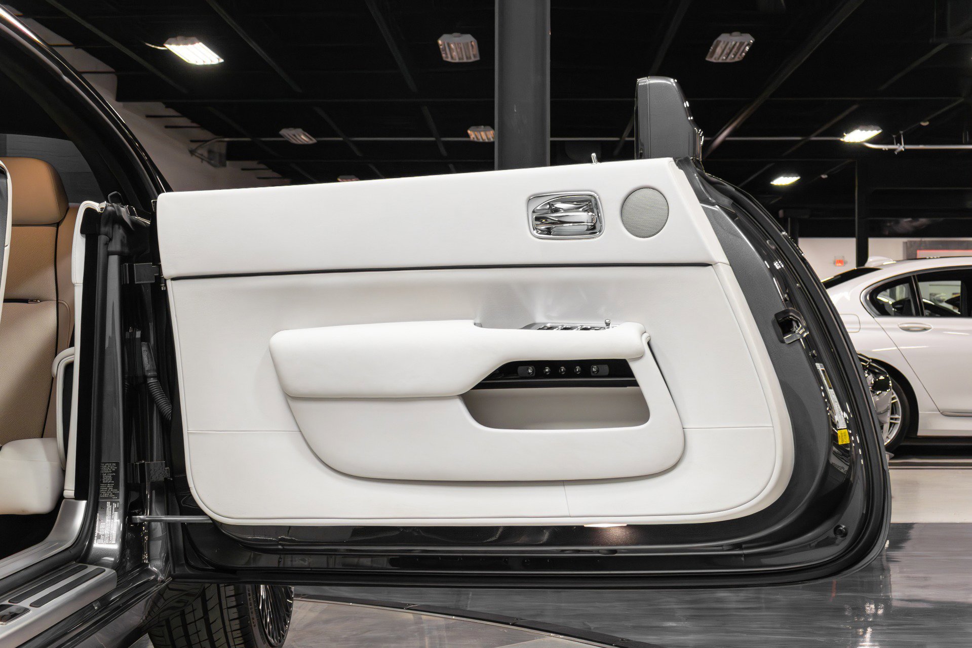 Used 2016 Rolls-Royce Wraith image 46